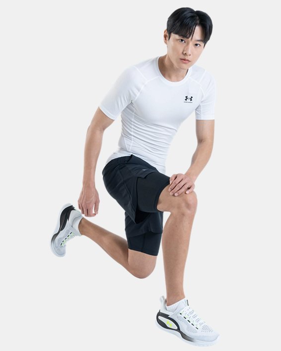 Men's UA Launch Run 2-in-1 Shorts in Black image number 4